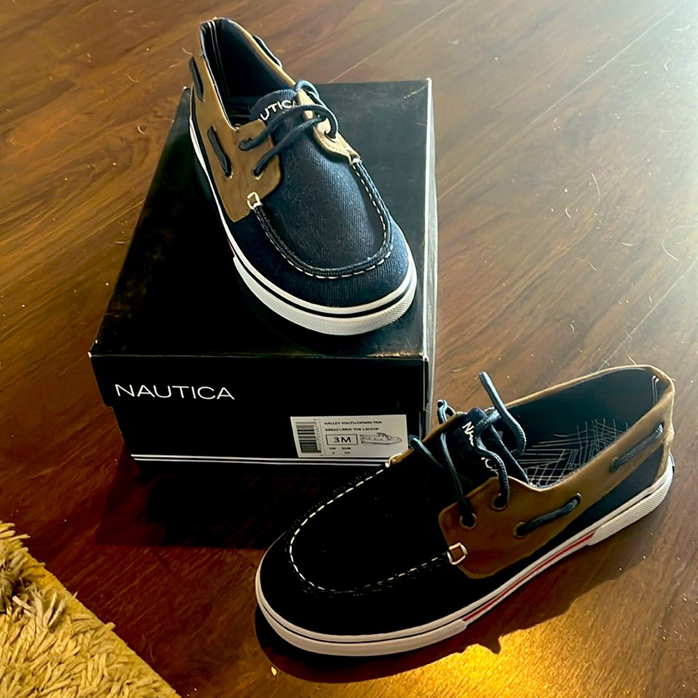 Boys Nautica shoes, size 3.